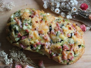 Bánh mì ham và phô-mai nướng