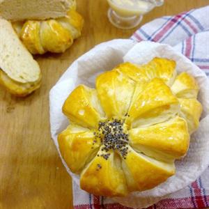 Cách làm bánh mì hình bông hoa