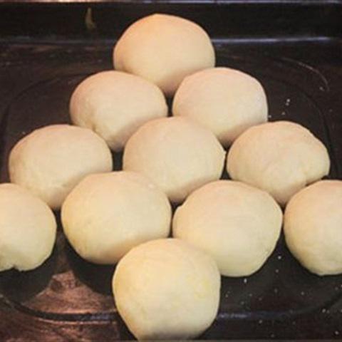 Cách làm bánh mì hình cây thông