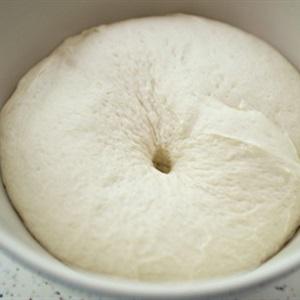 Cách làm bánh mì hình dưa hấu