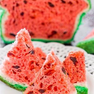 Cách làm bánh mì hình dưa hấu
