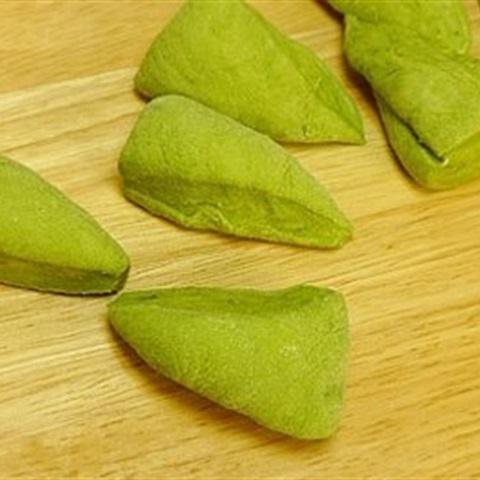 Cách làm bánh mì hình trái bắp