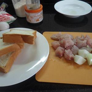 Cách làm bánh mì kẹp cá chiên
