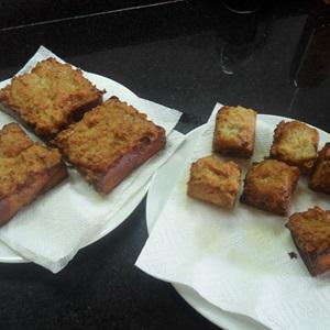 Cách làm bánh mì kẹp cá chiên