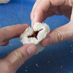 Cách làm bánh mì kẹp hình trái tim