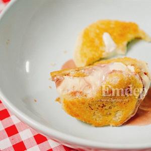 Cách làm bánh mì kẹp kem chiên giòn