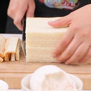 Cách làm bánh mì kẹp kem chiên