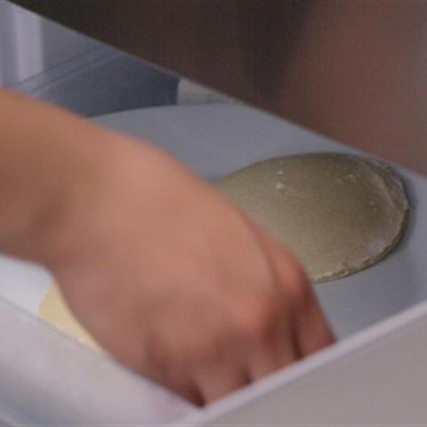 Cách làm bánh mì kẹp kem chiên