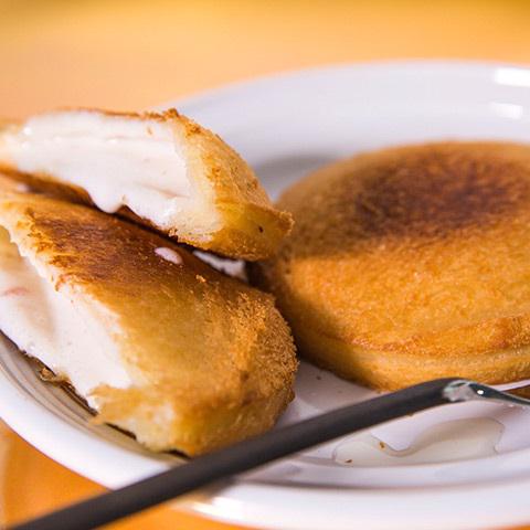 Cách làm bánh mì kẹp kem chiên