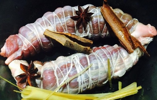 Bánh mì kẹp kem "ngoài nóng trong lạnh" thơm ngon hết sẩy