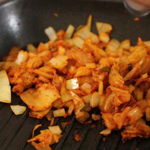 Cách làm bánh mì kẹp kim chi