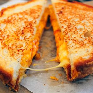 Cách làm bánh mì kẹp phô mai