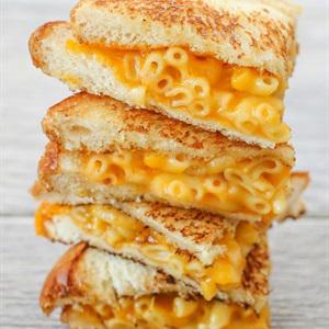 Cách làm bánh mì kẹp phô mai