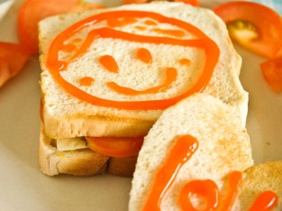 Bánh mì kẹp sốt trứng mayonaise