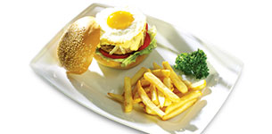 Bánh mì kẹp thịt bò bằm