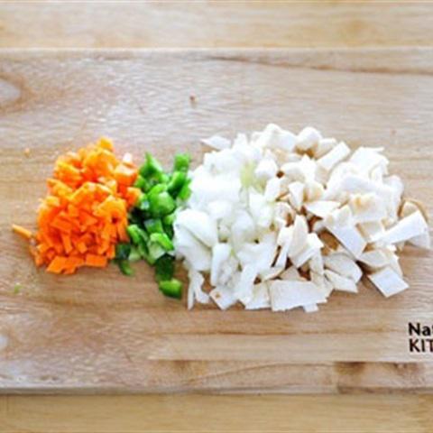 Cách làm bánh mì kẹp thịt gà chiên