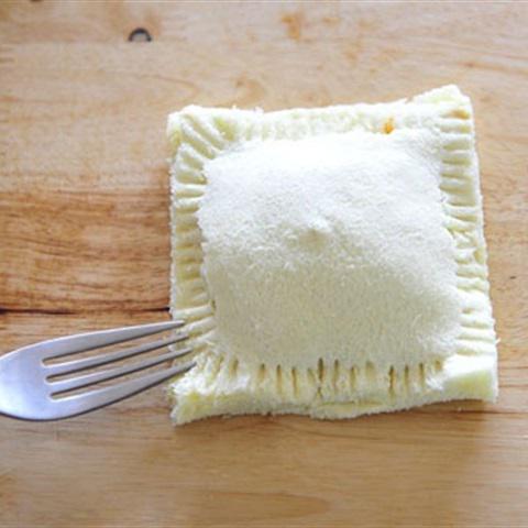 Cách làm bánh mì kẹp thịt gà chiên