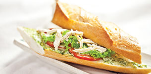 Bánh mì kẹp thịt gà
