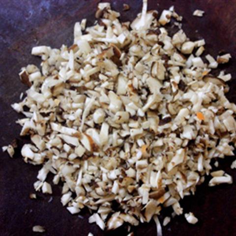 Cách làm bánh mì kẹp thịt nấm viên