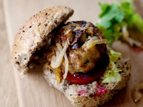 Bánh mì kẹp thịt pho mát