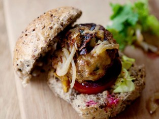 Bánh mì kẹp thịt pho mát