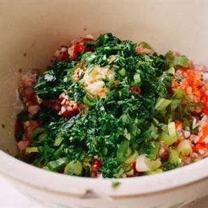 Cách làm bánh mì kẹp thịt viên chiên