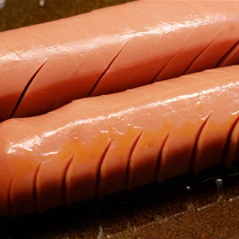 Cách làm bánh mì kẹp xúc xích chiên