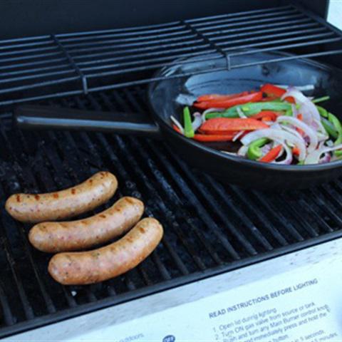 Cách làm bánh mì kẹp xúc xích nướng