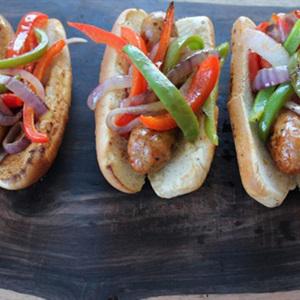 Cách làm bánh mì kẹp xúc xích nướng