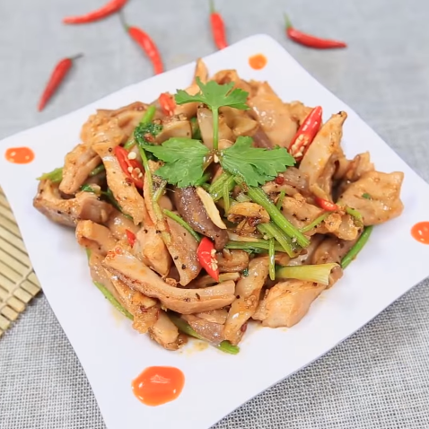 Bánh mì khoai tây kẹp thịt mềm thơm, đủ chất cho ngày mới tràn đầy năng lượng