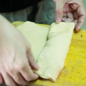 Cách làm bánh mì nhân táo