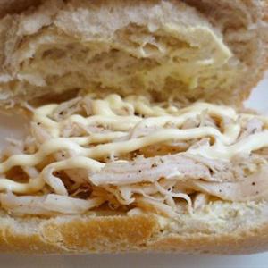 Cách làm bánh mì nhân thịt gà