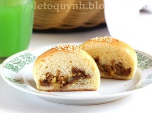 Bánh mì nhân thịt gà