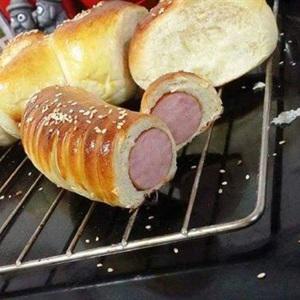 Cách làm bánh mì nhân xúc xích