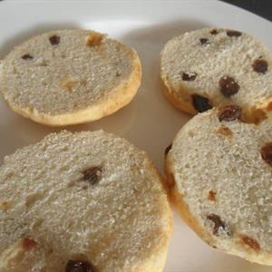 Cách làm bánh mì nho khô