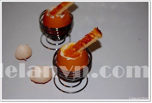 Bánh mì nướng bơ tỏi chấm trứng