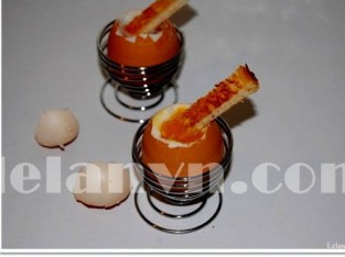 Bánh mì nướng bơ tỏi chấm trứng