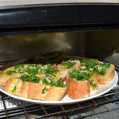 Cách làm bánh mì nướng bơ tỏi