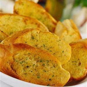 Cách làm bánh mì nướng phết bơ tỏi