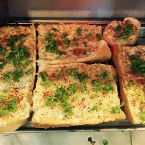 Cách làm bánh mì nướng tỏi