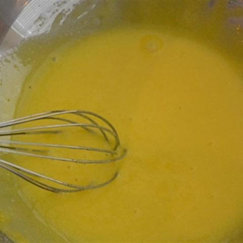 Cách làm bánh mì ốc quế nhân kem trứng