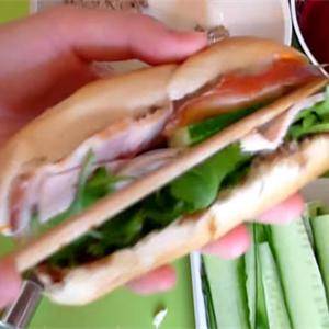 Cách làm bánh mì pa tê thịt nguội