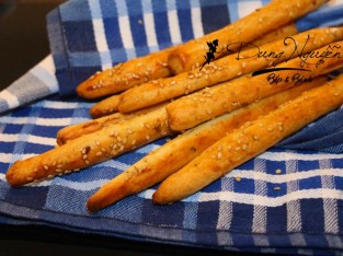 Bánh mì phô-mai que