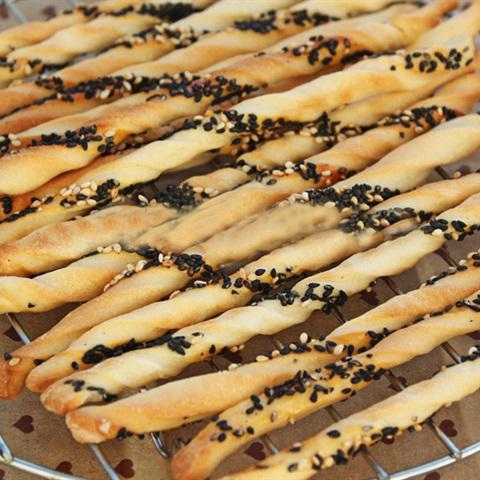 Cách làm bánh mì que rắc mè