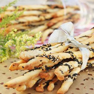 Cách làm bánh mì que rắc mè