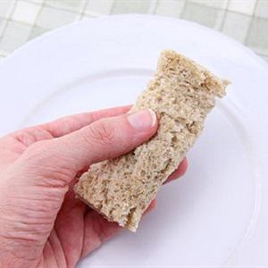 Cách làm bánh mì sandwich cuộn phô mai chiên