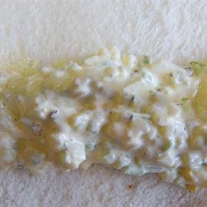 Cách làm bánh mì sandwich cuộn trứng