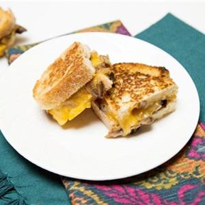 Cách làm bánh mì sandwich kẹp nấm