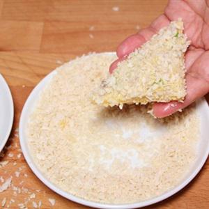 Cách làm bánh mì sandwich kẹp tôm