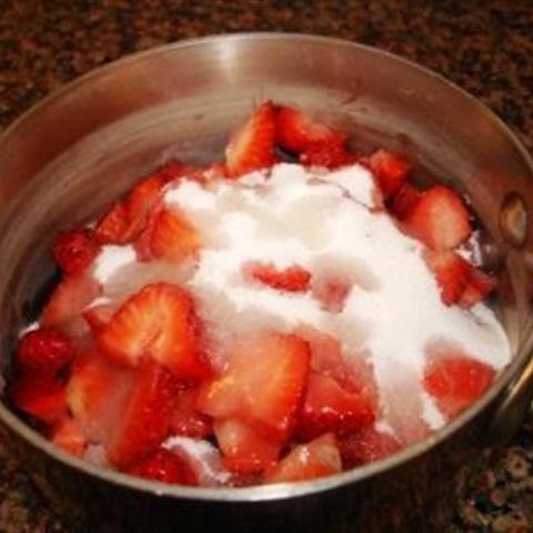 Cách làm bánh mì sandwich mứt dâu tây